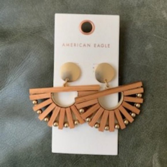 ✨HOST PICK ✨NWT American Eagle Wood/Metal Earrings - Picture 1 of 1